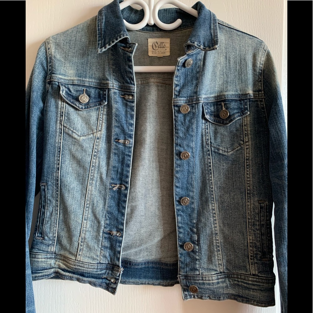 Jean Jacket size Medium form fitting yet very stretchy and comfy. Brand is Cello